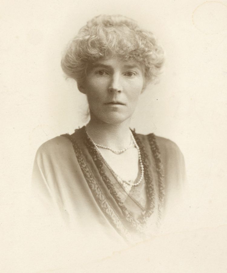 Portrait photograph of Gertrude Bell, aged 53 years old.